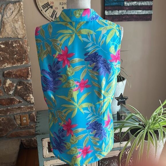 Courtenay Women’s Sleeveless Button Up Floral Hawaiian Blouse Size Large Blue - Picture 6 of 11